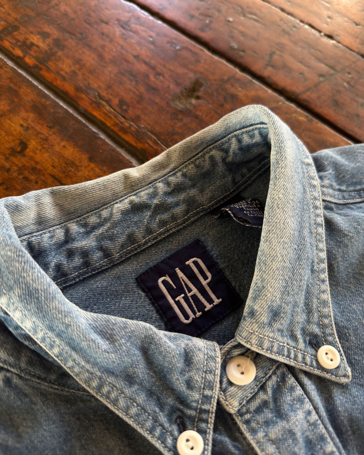 Vintage Gap Medium Wash Denim Long Sleeve Button Up Size Large