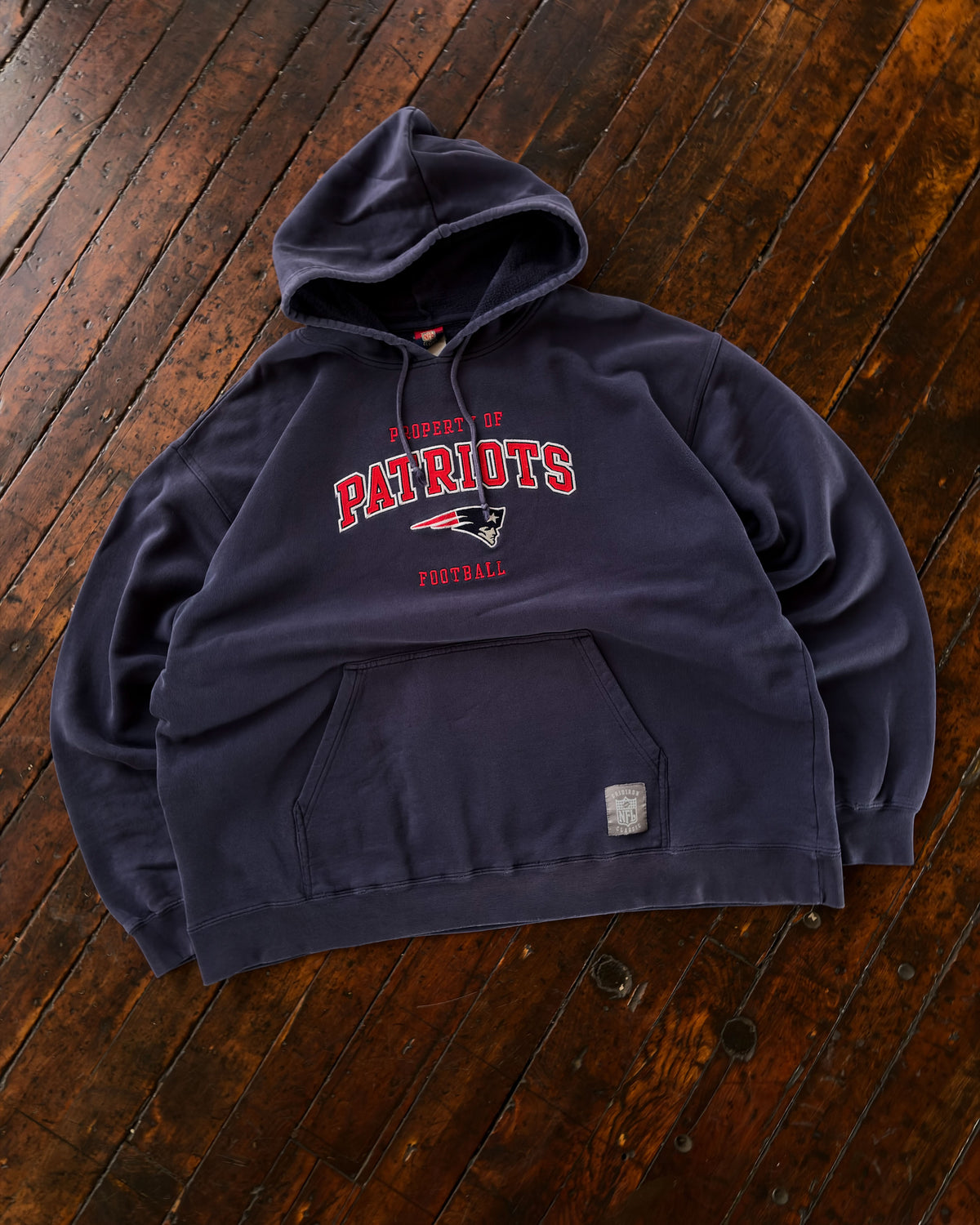 Vintage New England Patriots NFL Embroidered Spellout Hooded Sweatshirt Size 2XL