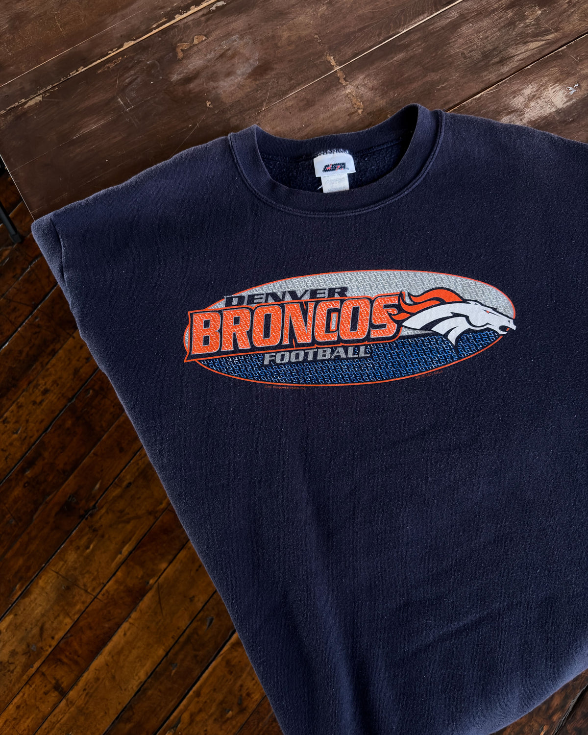 Vintage 2001 Denver Broncos NFL Spellout Graphic Football Sweatshirt Size Large