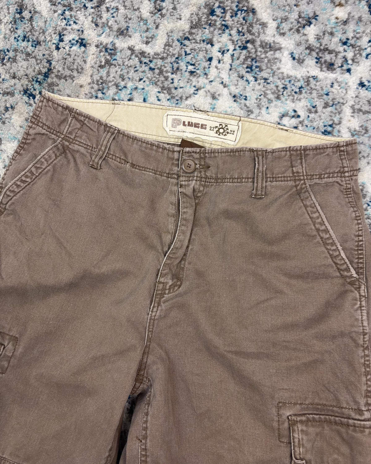 Vintage Y2K Pluggco Embroidered Logo Cargo Shorts Size 35