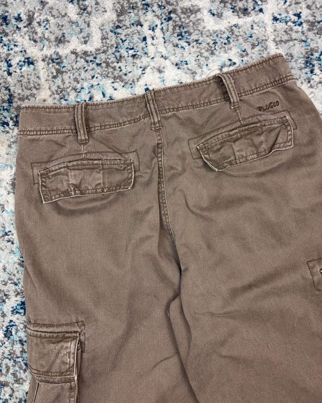 Vintage Y2K Pluggco Embroidered Logo Cargo Shorts Size 35