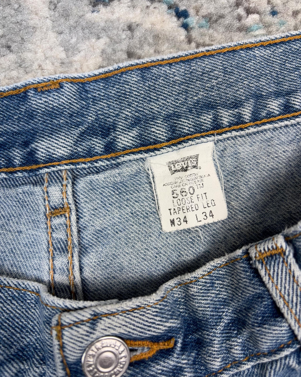 Vintage 90s Levis 560 Red Tab Relaxed Fit Tapered Light Wash Denim Pants Size 32