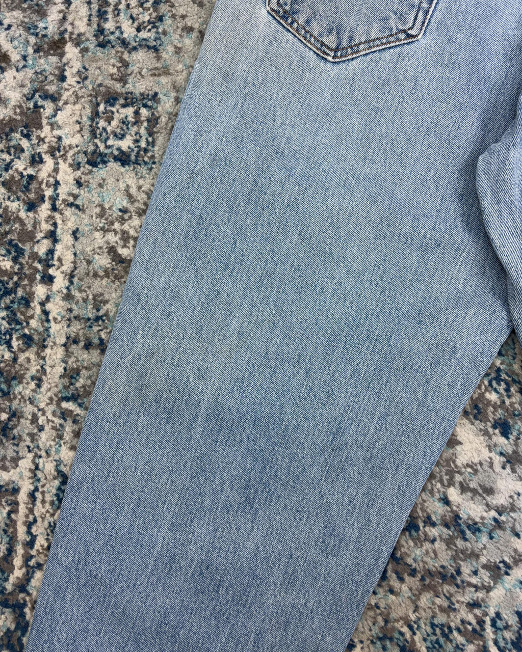 Vintage 90s Levis 560 Red Tab Relaxed Fit Tapered Light Wash Denim Pants Size 32