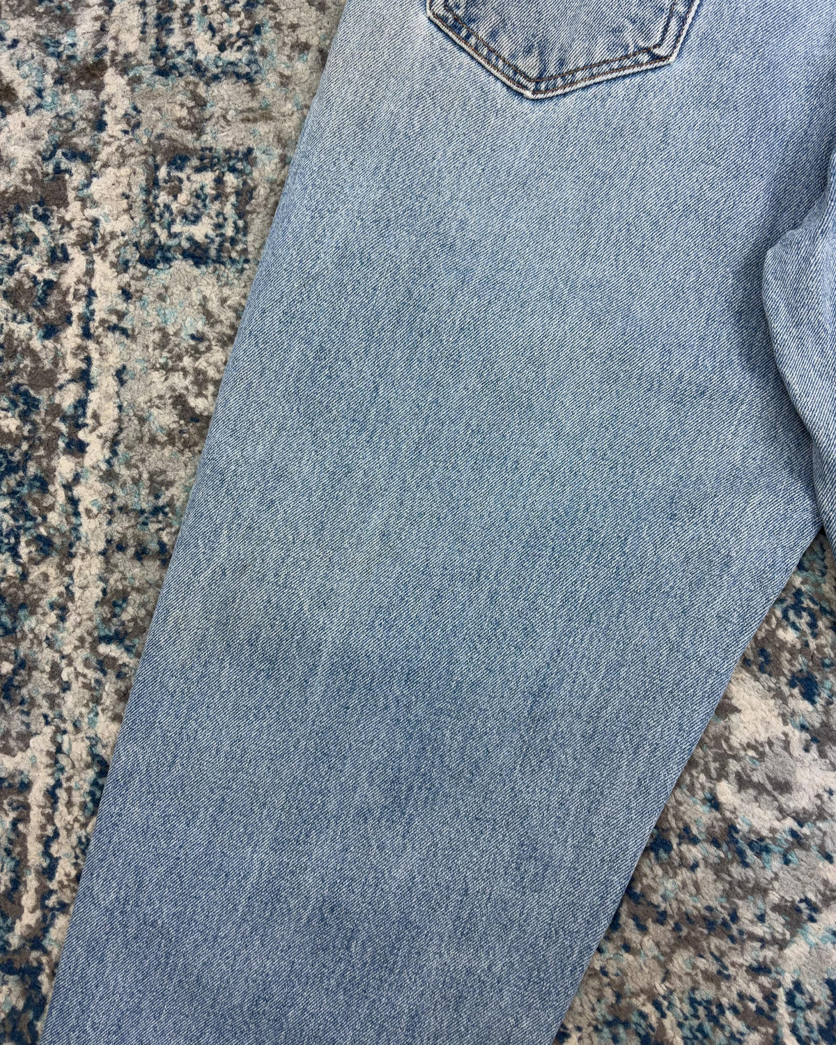 Vintage 90s Levis 560 Red Tab Relaxed Fit Tapered Light Wash Denim Pants Size 32