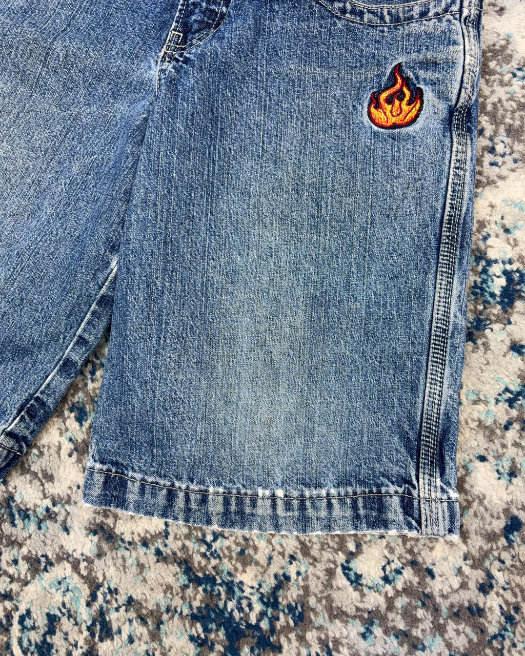 Vintage Y2K JNCO Embroidered Flame Logo Medium Wash Baggy Denim Pants Size YOUTH 10