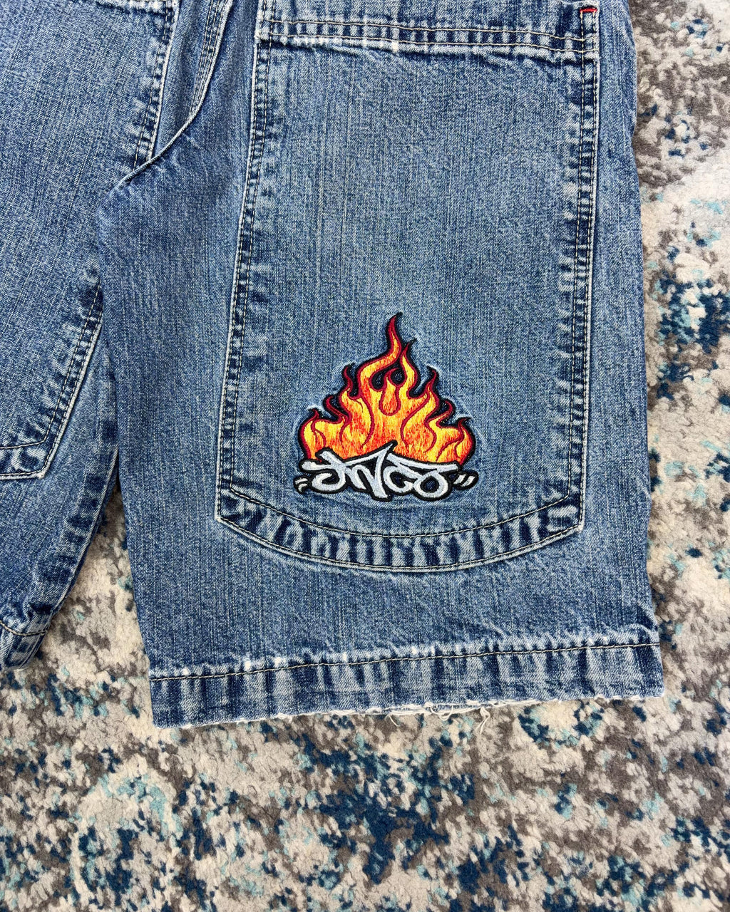 Vintage Y2K JNCO Embroidered Flame Logo Medium Wash Baggy Denim Pants Size YOUTH 10