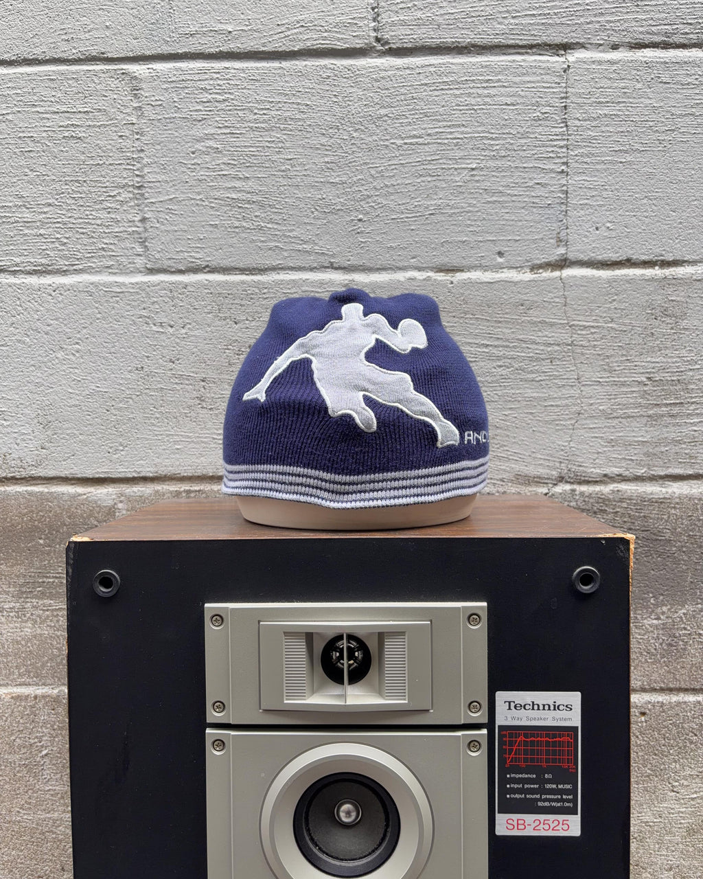 Bonnet vintage Y2K AND1 avec silhouette de basketteur brodée taille unique