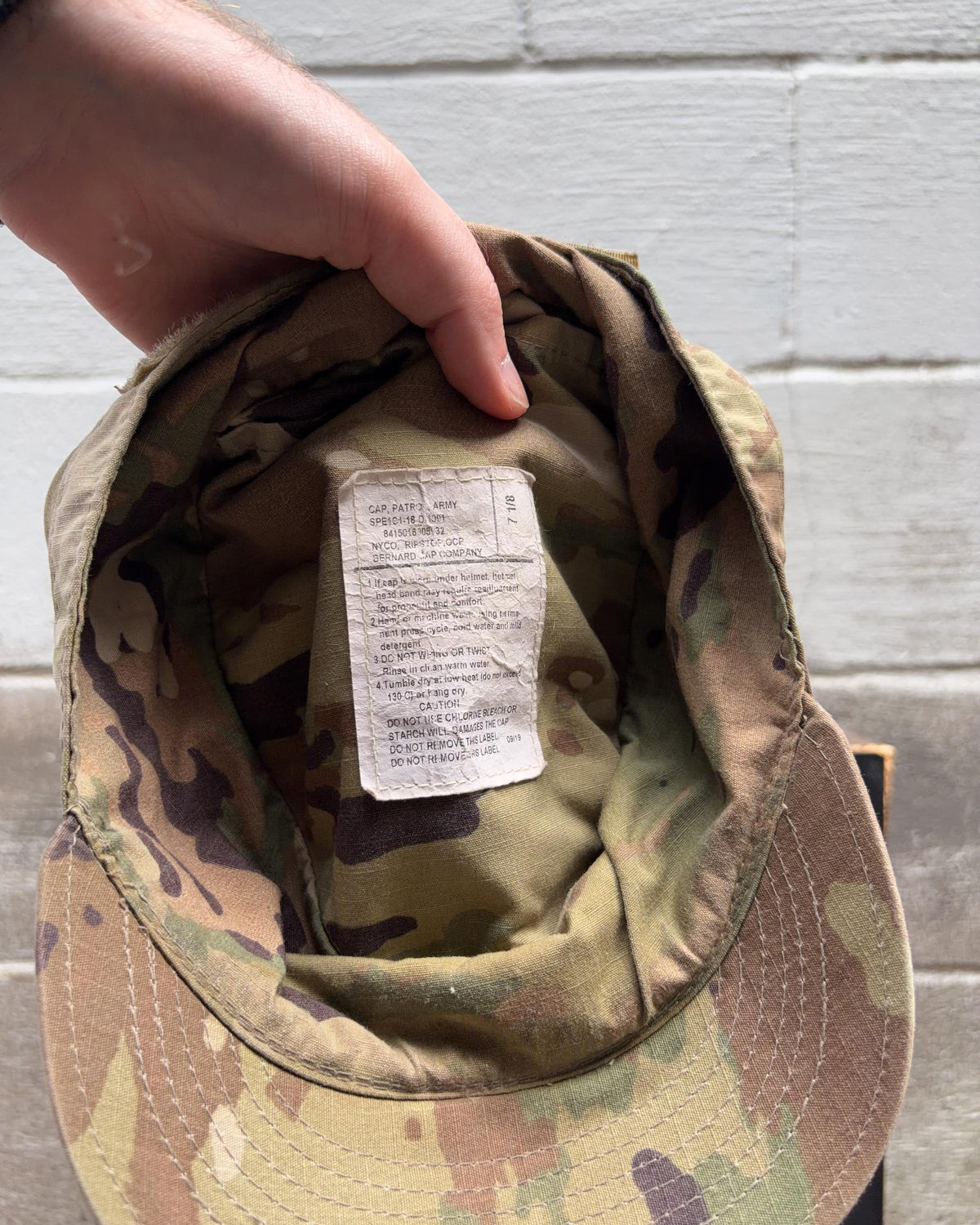Casquette militaire U.S. Army en camouflage opérationnel, grade soldat de 1re classe, taille unique