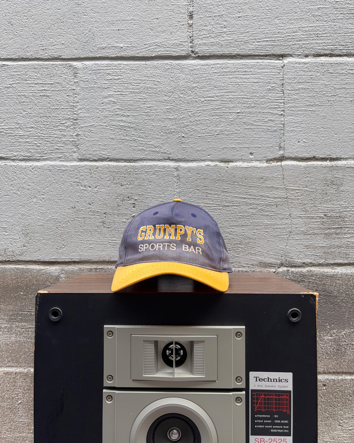 Casquette snapback vintage brodée Grumpy's Sports Bar Disney, taille unique (OSFA)