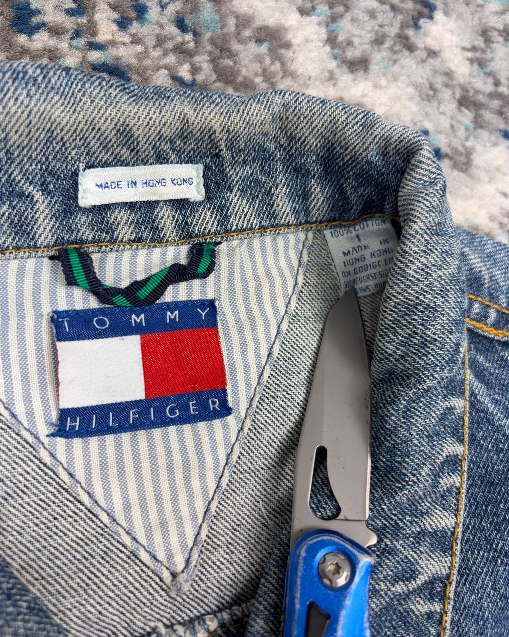 Vintage Tommy Hilfiger Medium Wash Denim Trucker Jacket Size Large