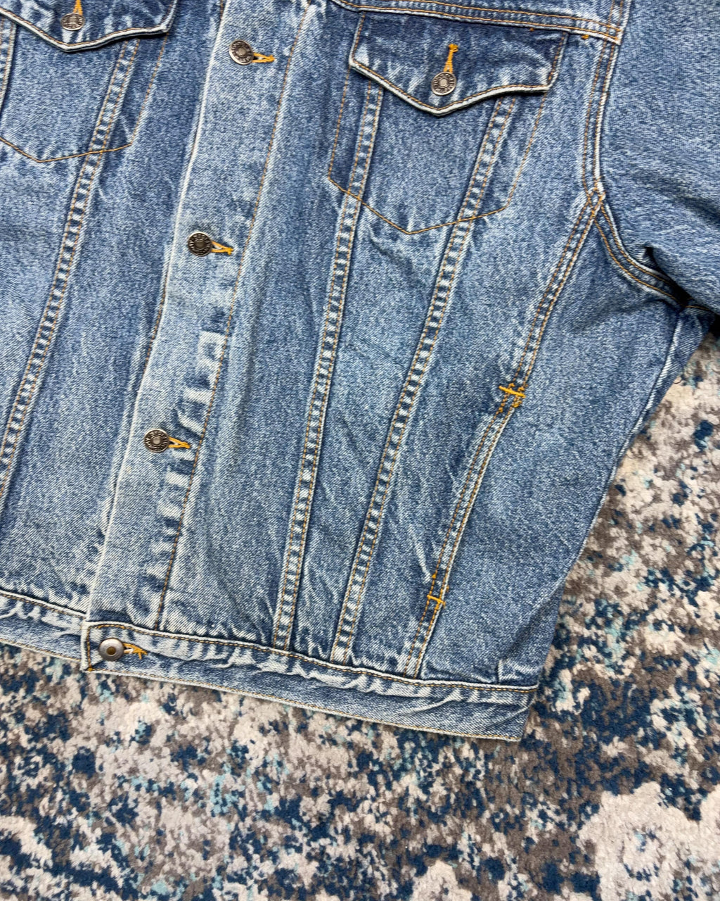 Vintage Tommy Hilfiger Medium Wash Denim Trucker Jacket Size Large