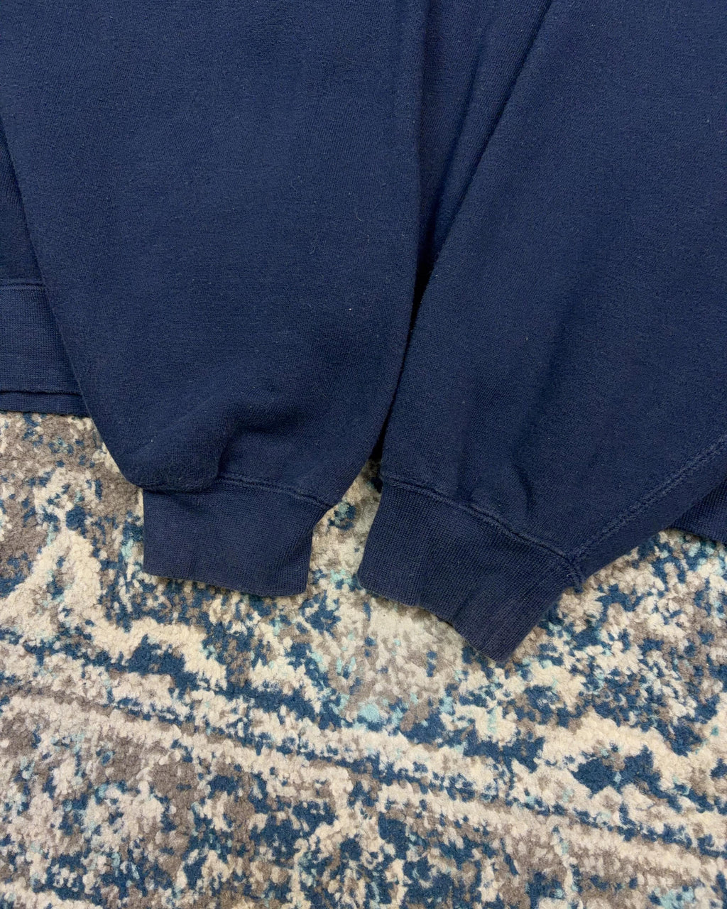 Vintage Notre Dame Fighting Irish NCAA Embroidered Crest Sweatshirt Size XL