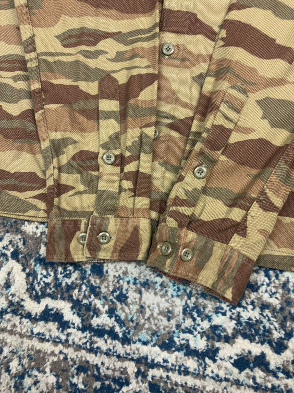 Patagonia Camo Long Sleeve Double Pocket Button Up Shirt Size Large