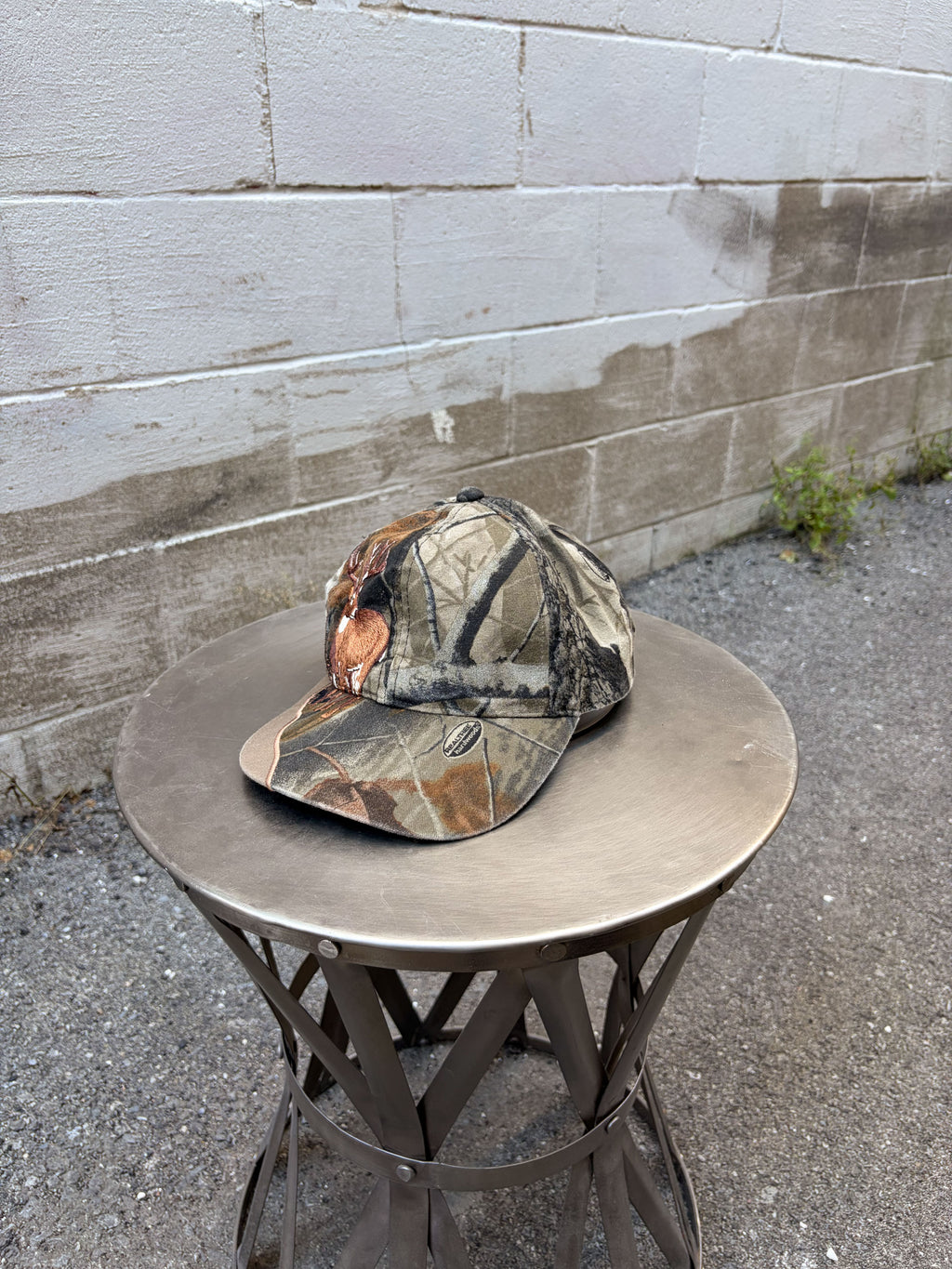 Vintage Realtree Hardwoods Embroidered Deer Spellout Camo Strapback Hat OSFA