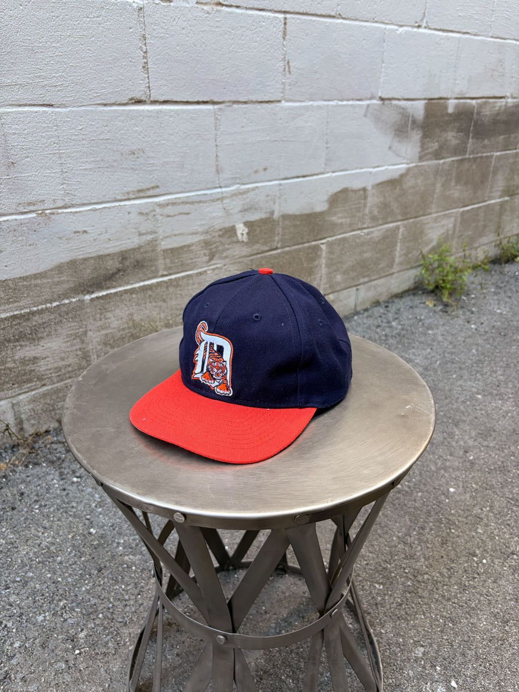Vintage Detroit Tigers MLB Embroidered Logo Two Tone Snapback Hat OSFA