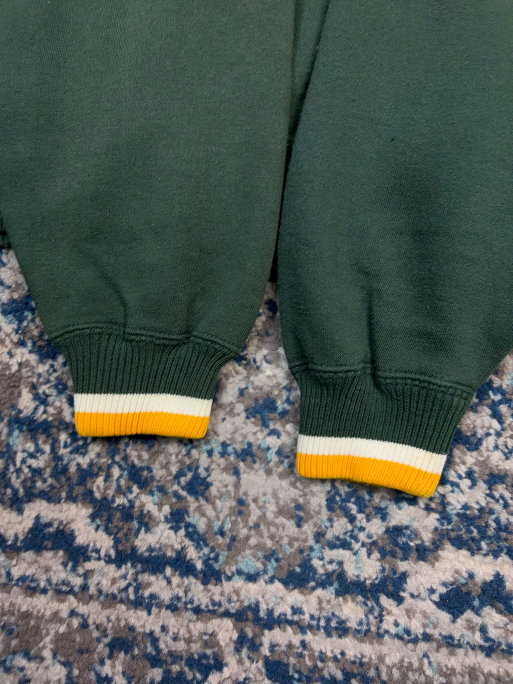 Vintage Green Bay Packers NFL Embroidered Spellout Logo Sweatshirt Size XL