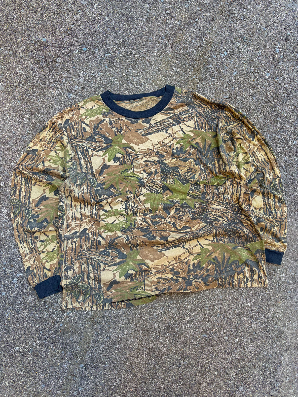 Vintage Realtree Timber Camo Single Pocket Long Sleeve Hunting T-Shirt Size XL
