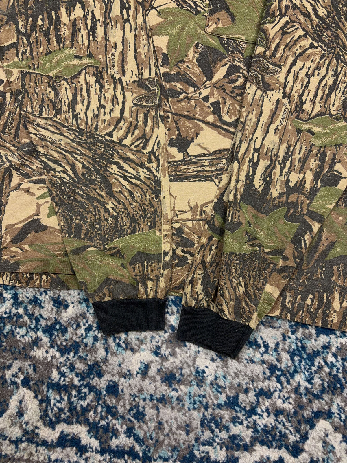 Vintage Realtree Timber Camo Single Pocket Long Sleeve Hunting T-Shirt Size XL