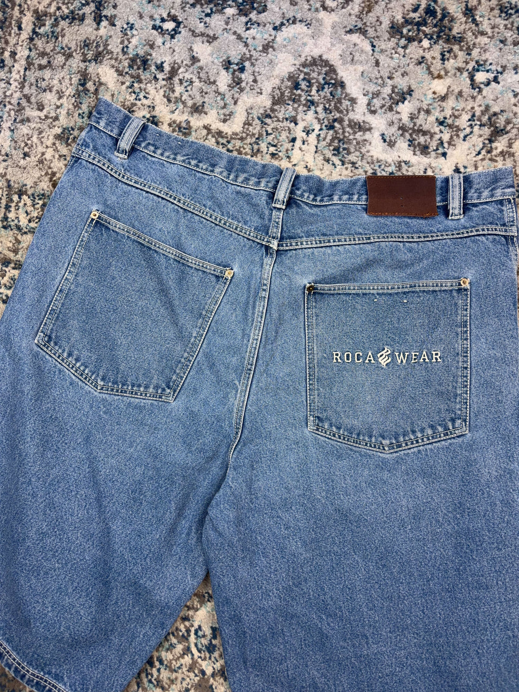 Vintage Y2K Rocawear Embroidered Logo  Medium Wash Denim Shorts Size 44