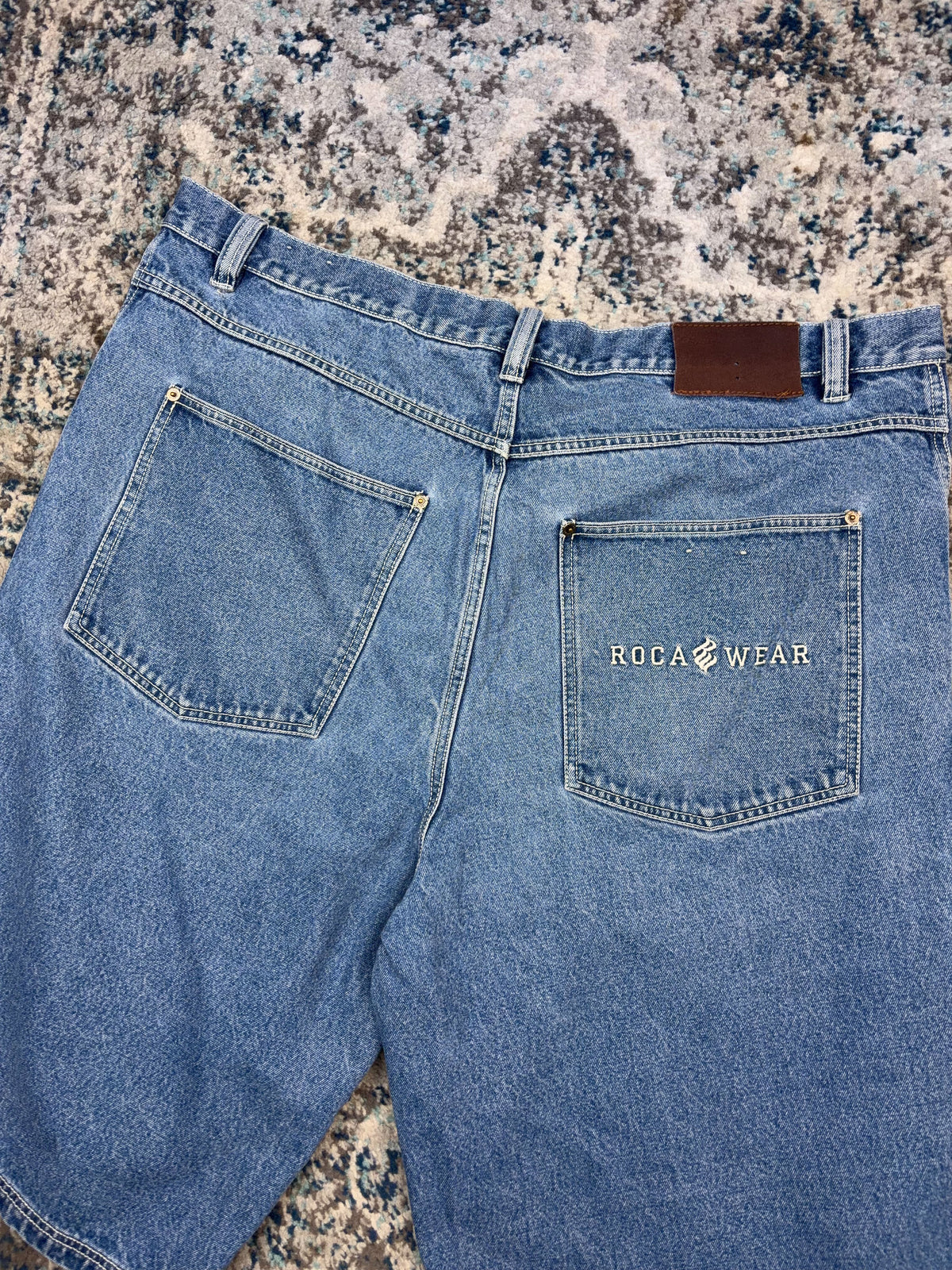 Vintage Y2K Rocawear Embroidered Logo  Medium Wash Denim Shorts Size 44