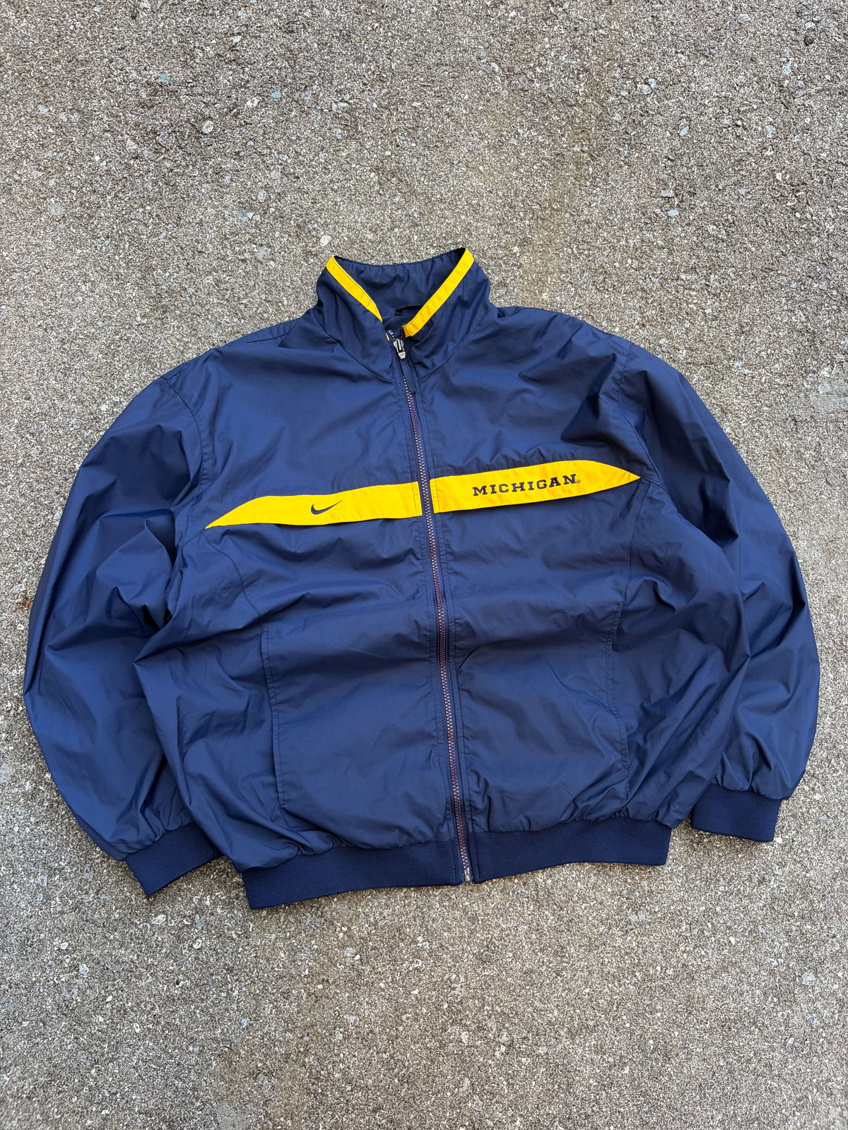 Vintage 90s Michigan Wolverines NCAA Nike Embroidered Windbreaker Bomber Jacket Size Medium