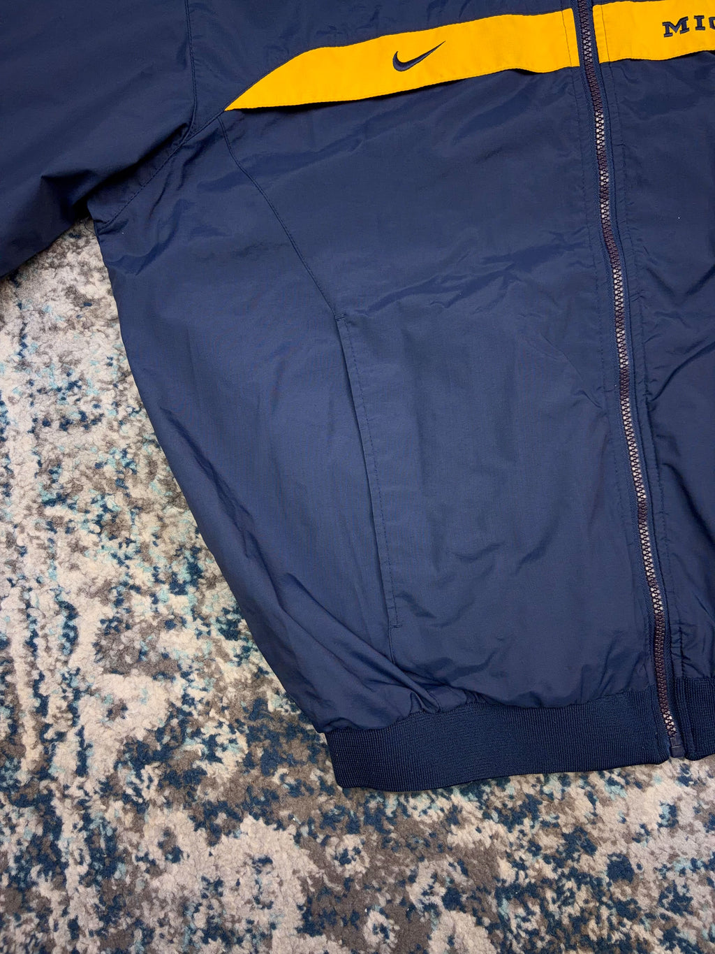 Vintage 90s Michigan Wolverines NCAA Nike Embroidered Windbreaker Bomber Jacket Size Medium