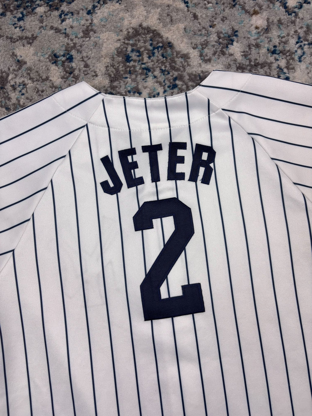 Vintage Derek Jeter #2 New York Yankees MLB Pinstripe Baseball Jersey Size YOUTH L