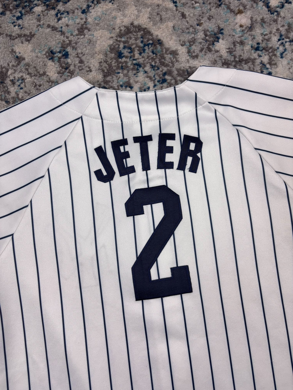 Vintage Derek Jeter #2 New York Yankees MLB Pinstripe Baseball Jersey Size YOUTH L
