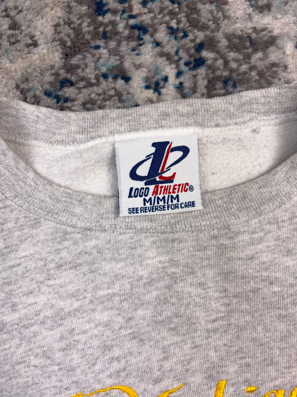 Vintage Michigan Wolverines NCAA Embroidered Spellout Crewneck Sweatshirt Size Medium