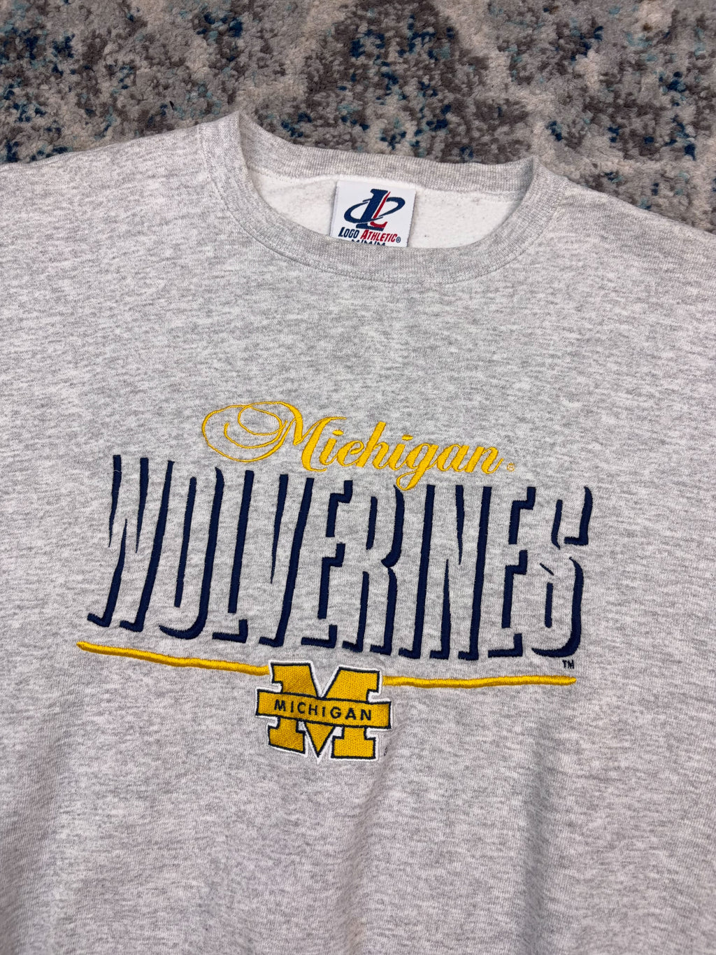 Vintage Michigan Wolverines NCAA Embroidered Spellout Crewneck Sweatshirt Size Medium
