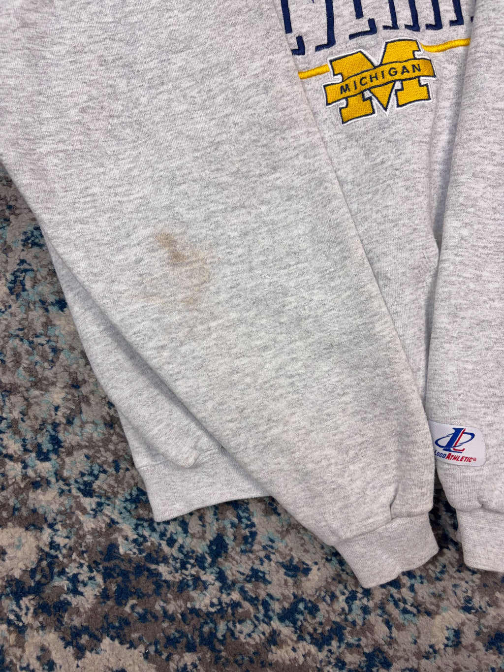 Vintage Michigan Wolverines NCAA Embroidered Spellout Crewneck Sweatshirt Size Medium