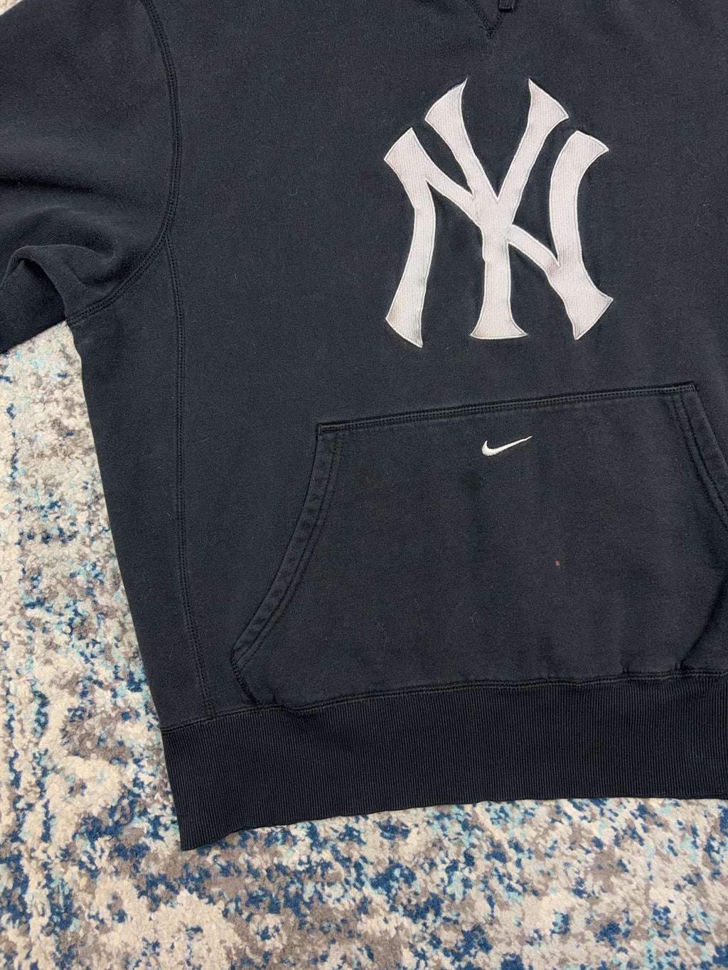 Vintage New York Yankees MLB Nike Embroidered Middle Swoosh Hooded Sweatshirt Size Large