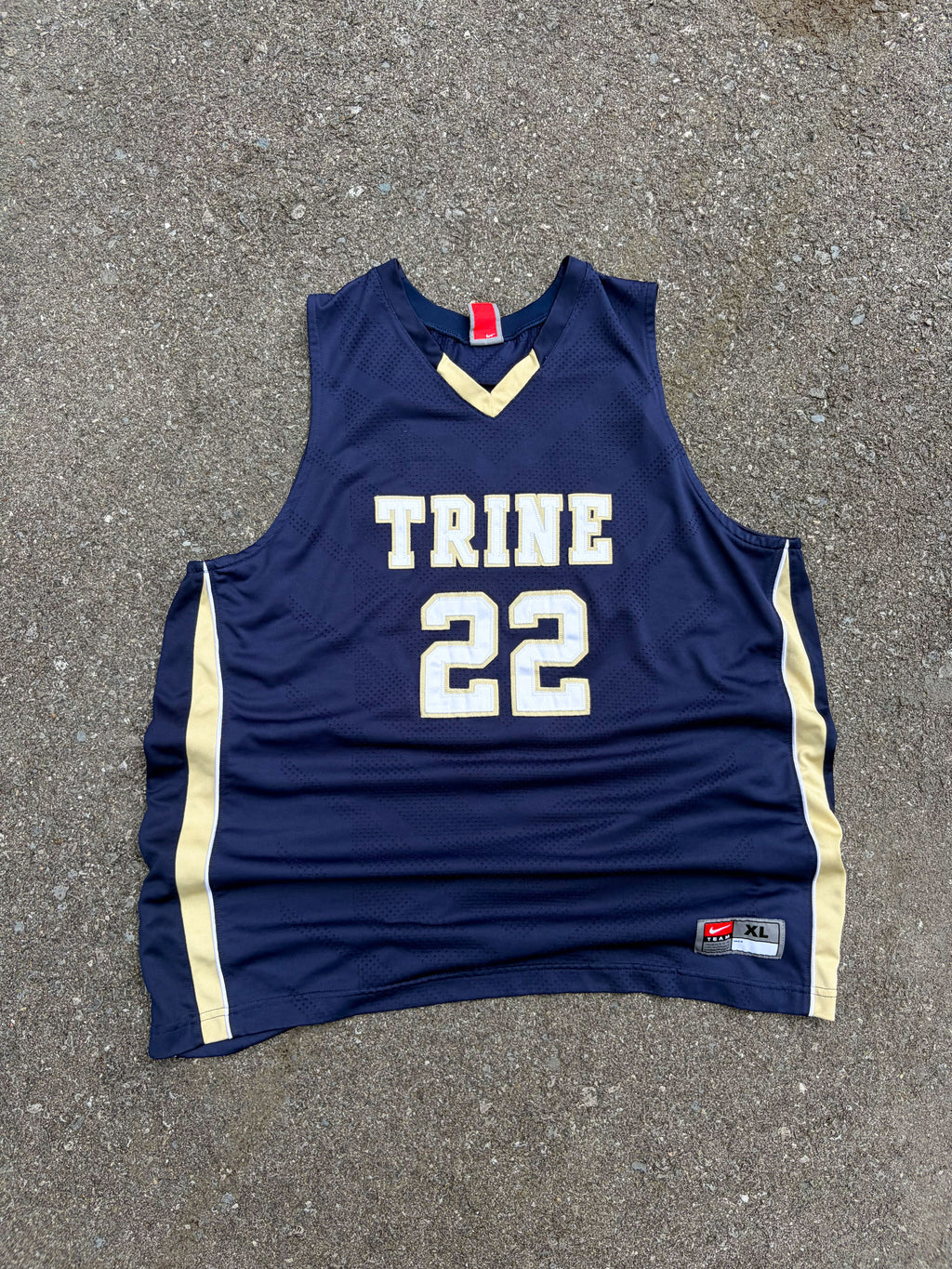 Vintage Trine Thunder NCAA Nike Team Embroidered Basketball Jersey Size XL