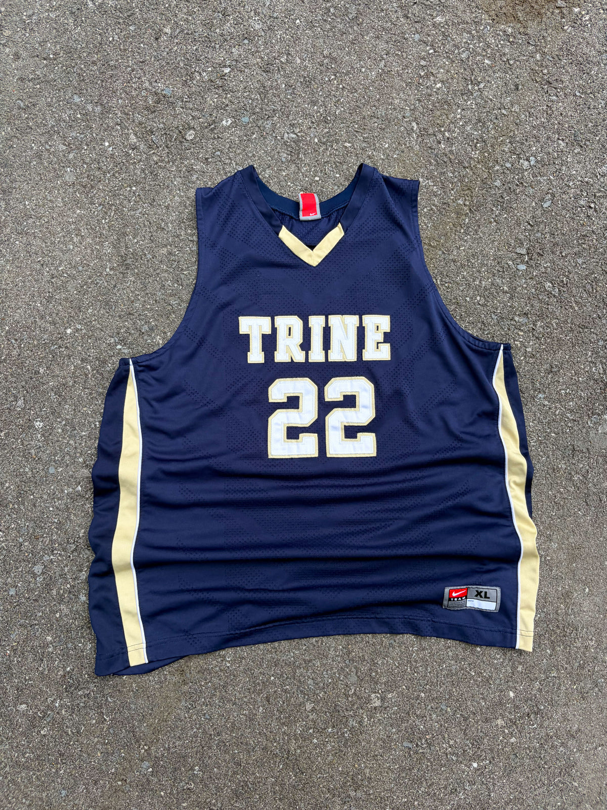 Vintage Trine Thunder NCAA Nike Team Embroidered Basketball Jersey Size XL