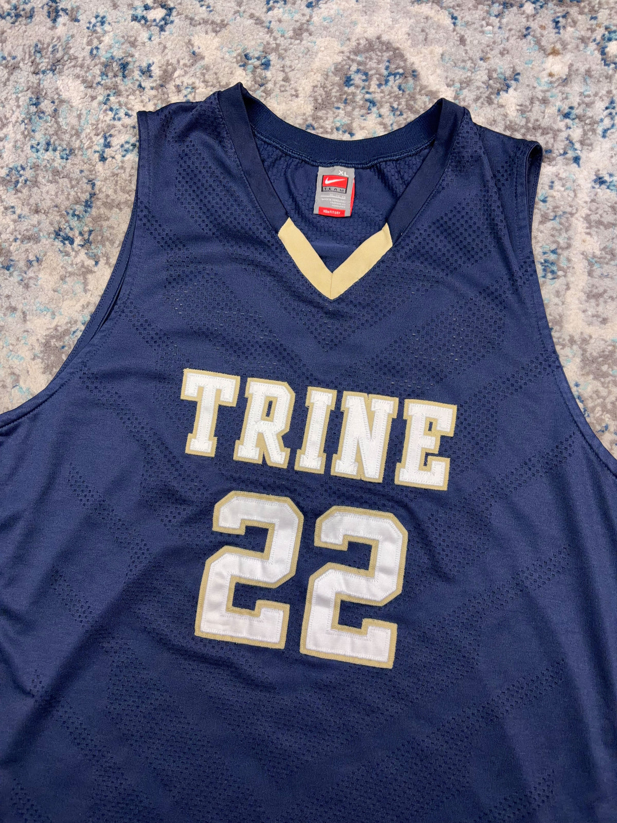Vintage Trine Thunder NCAA Nike Team Embroidered Basketball Jersey Size XL