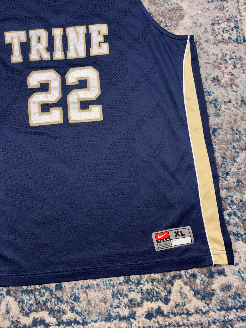 Vintage Trine Thunder NCAA Nike Team Embroidered Basketball Jersey Size XL