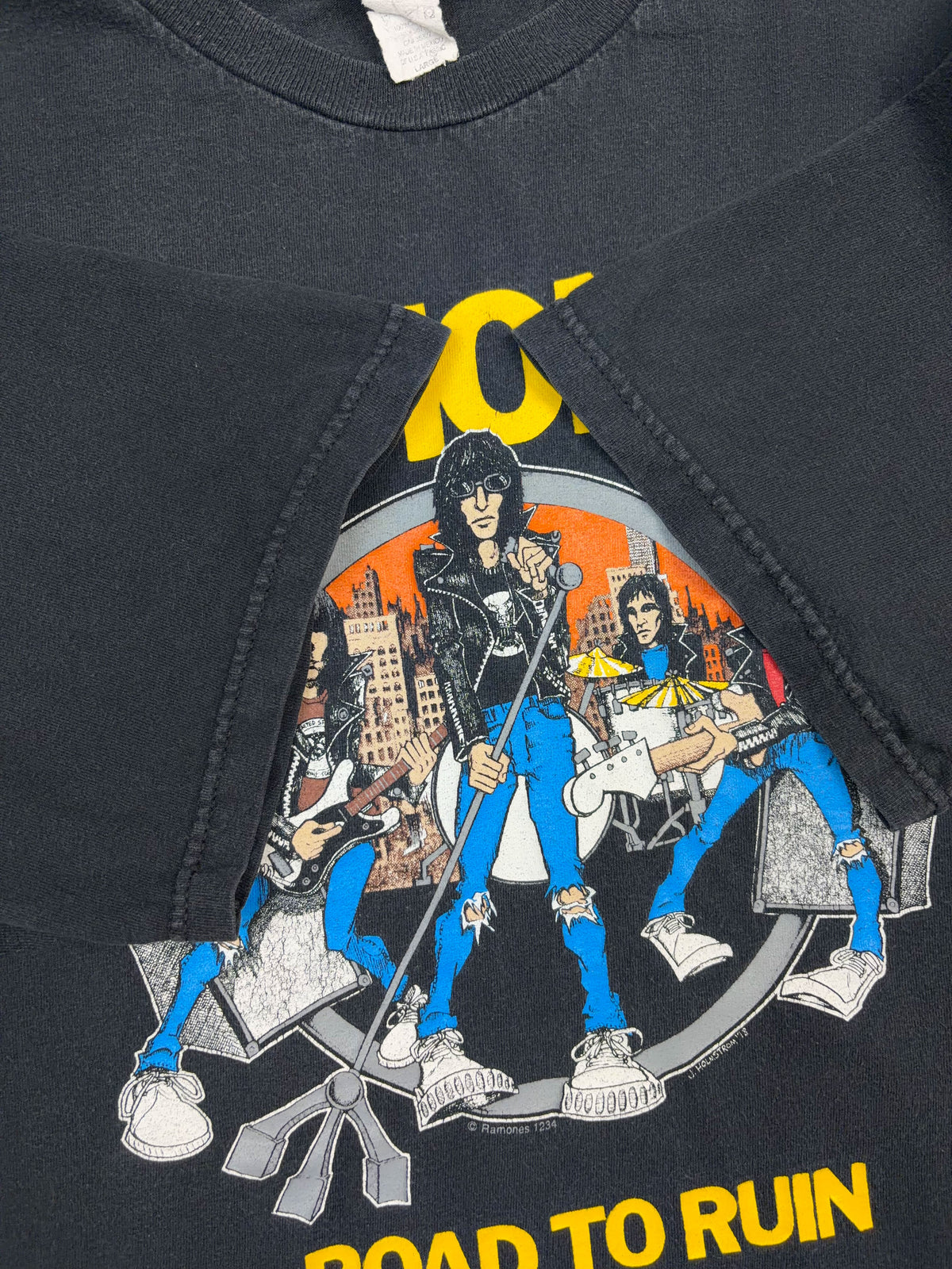 Vintage Ramones Road To Run Punk Music Cartoon Band Graphic T-Shirt Size Large