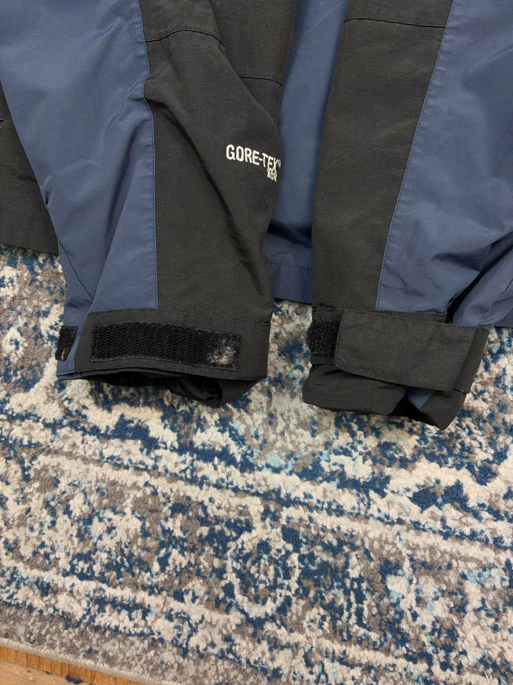 Vintage The North Face TNF Summit Series Gore Tex Hooded Rain Jacket Size Large