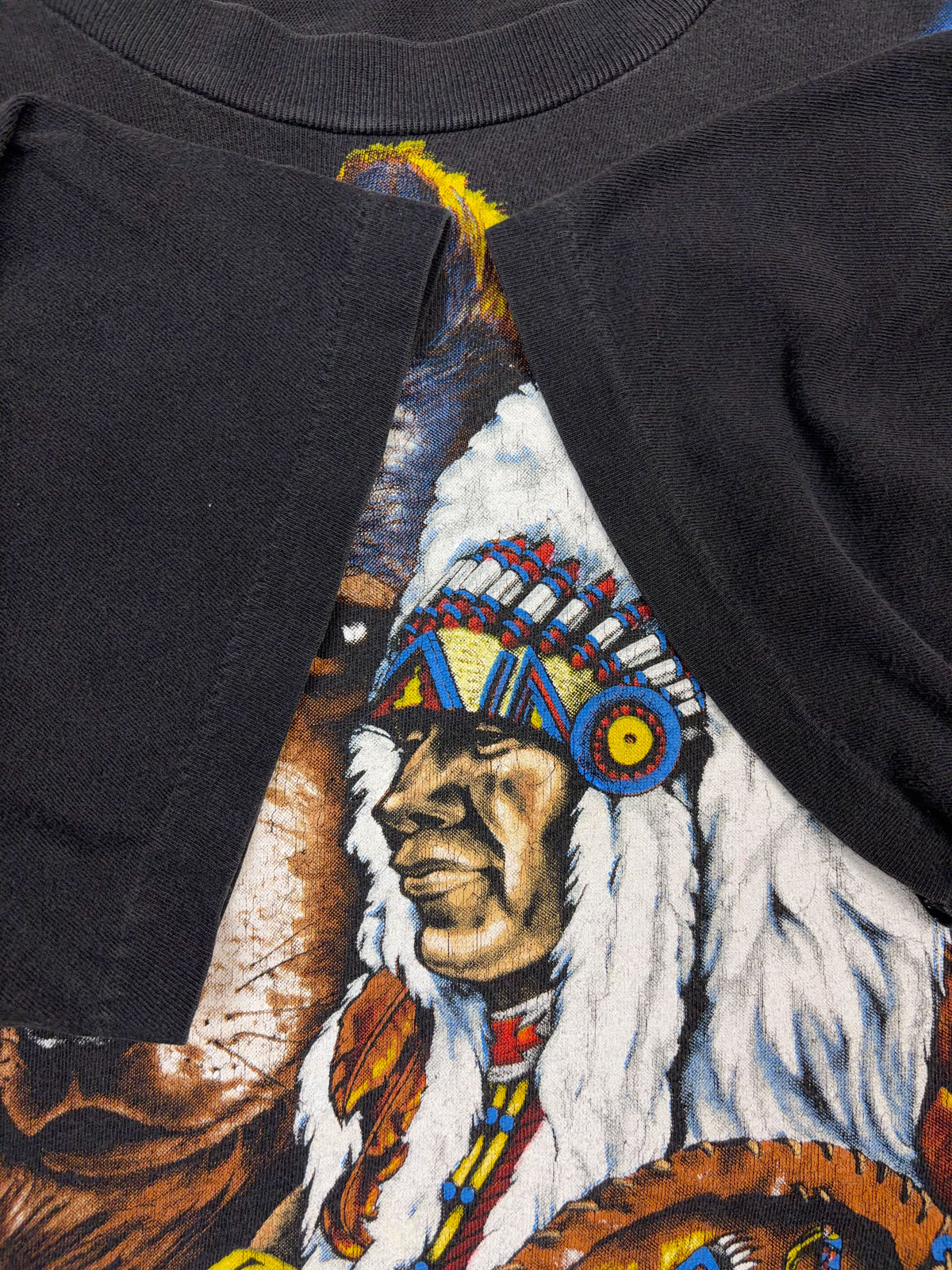 Vintage 90s USA Thunder Native Chief Wolf Portrait Graphic T-Shirt Size Large