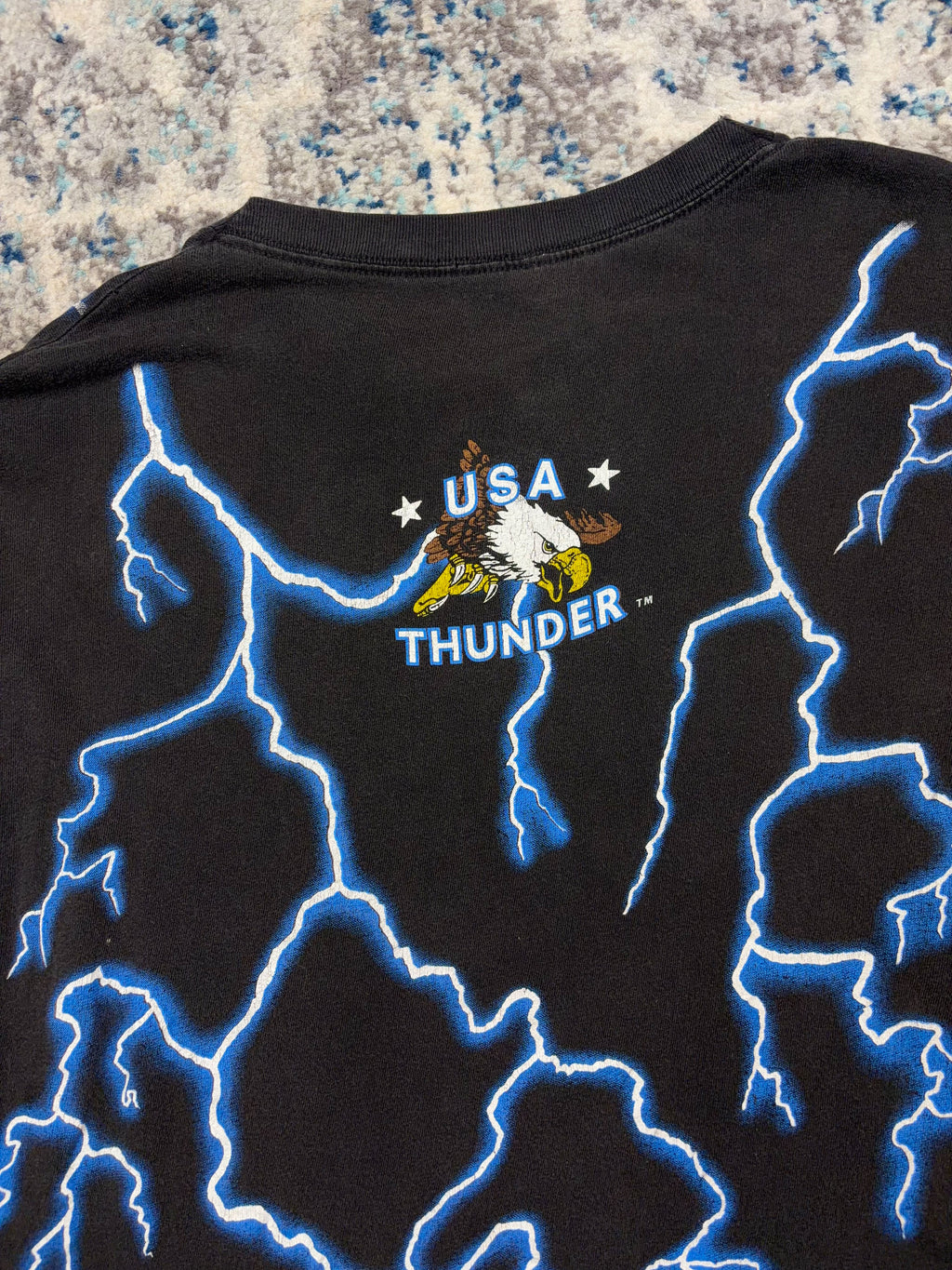 Vintage 90s USA Thunder Native Chief Wolf Portrait Graphic T-Shirt Size Large