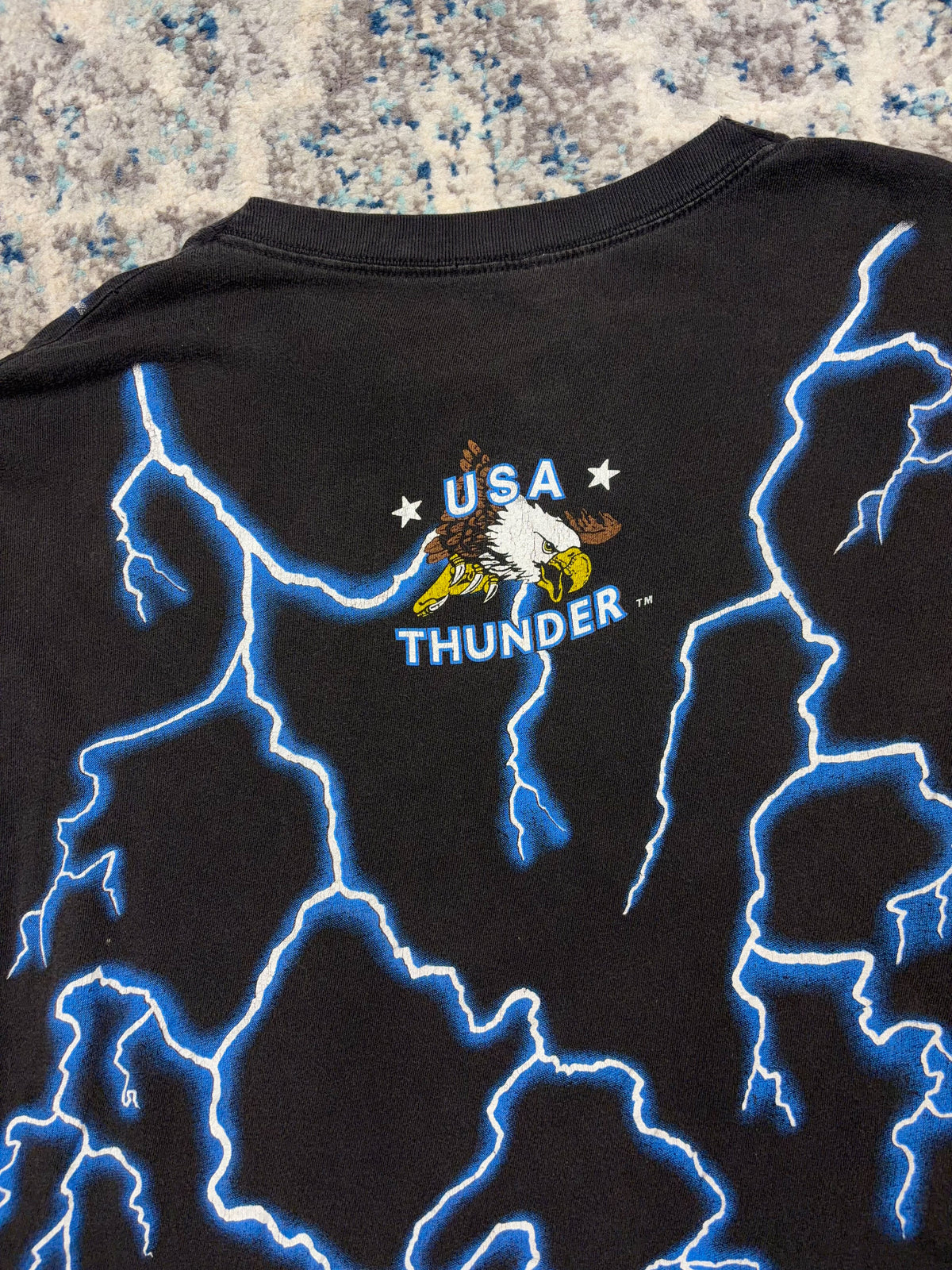 Vintage 90s USA Thunder Native Chief Wolf Portrait Graphic T-Shirt Size Large
