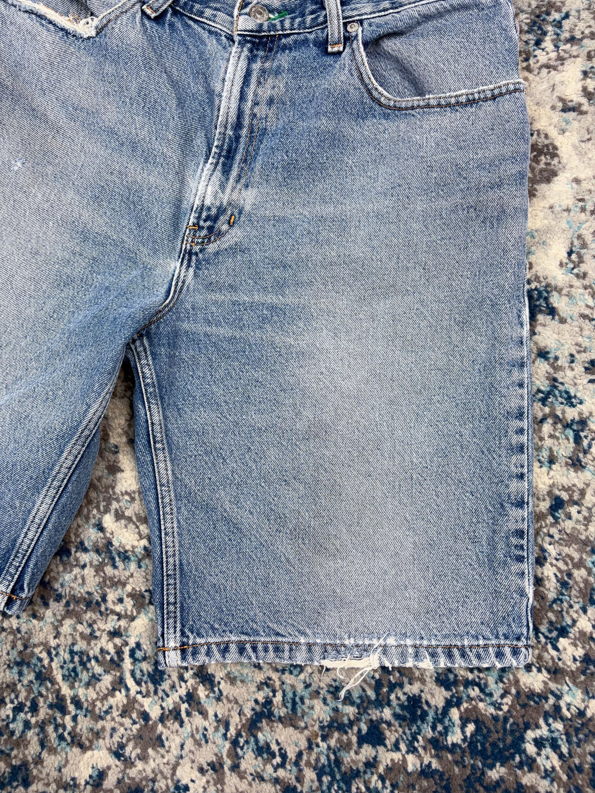 Vintage Tommy Hilfiger Medium Wash Denim Shorts Size 32