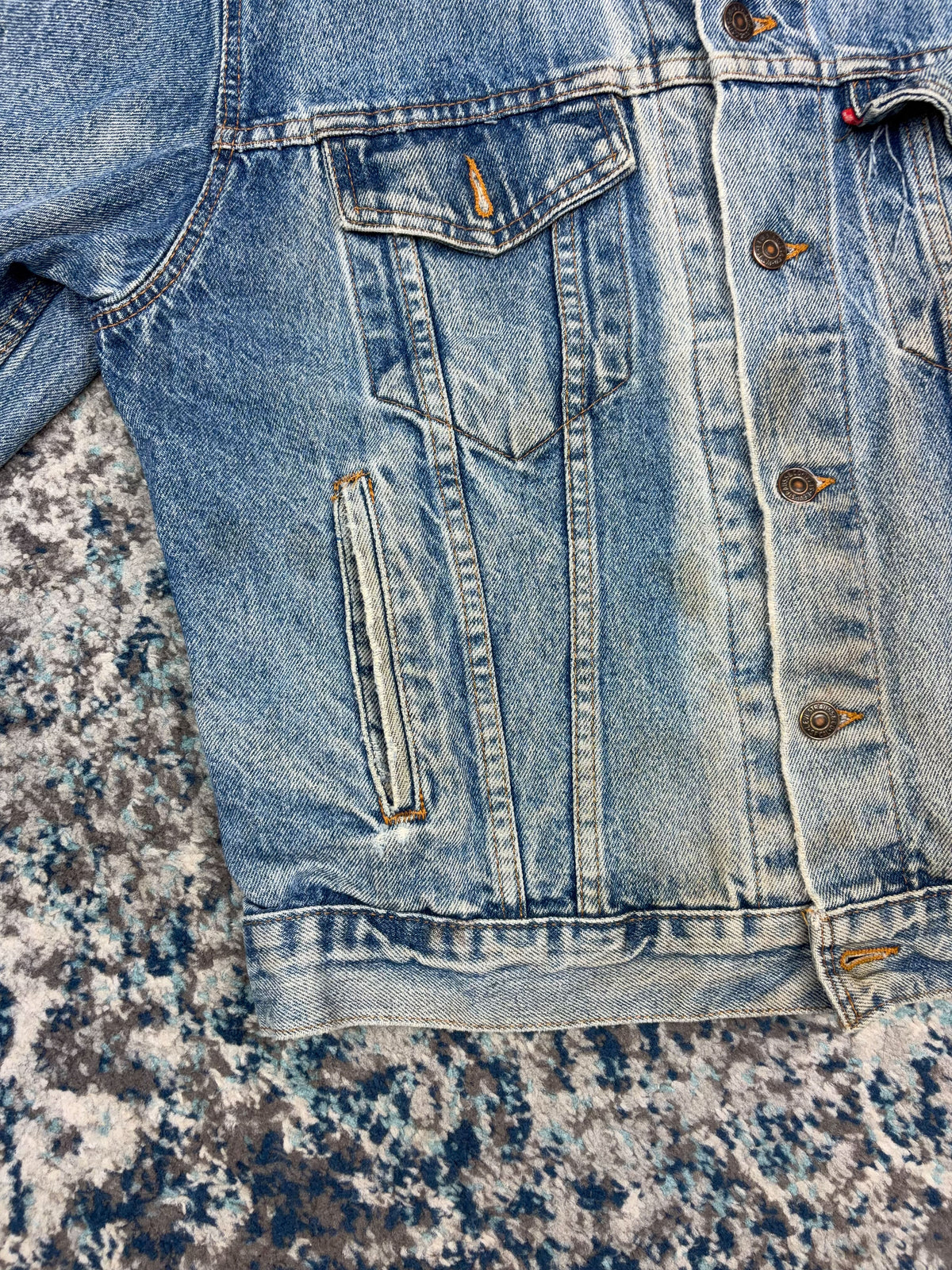 Vintage Levis Red Tab Medium Wash Denim Type 3 Trucker Jacket Size Medium