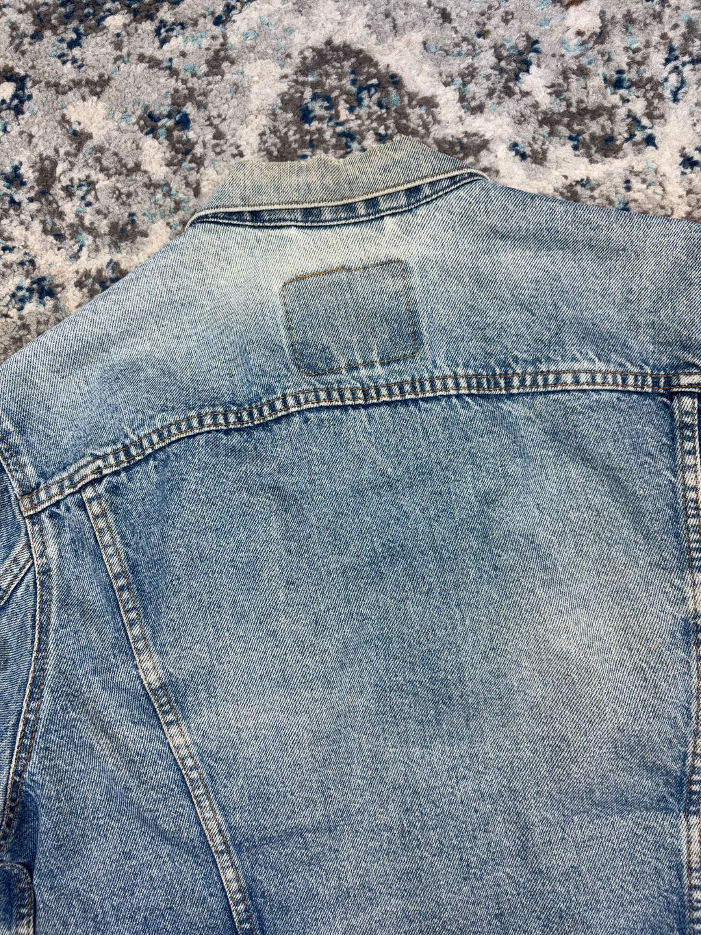 Vintage Levis Red Tab Medium Wash Denim Type 3 Trucker Jacket Size Medium