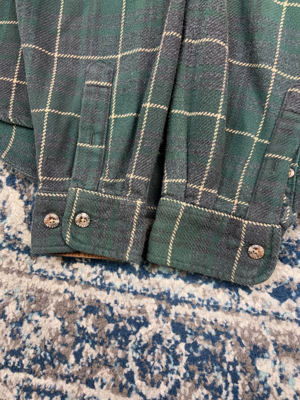 Vintage Field & Stream Plaid Double Pocket Long Sleeve Button Up Shirt Size LT