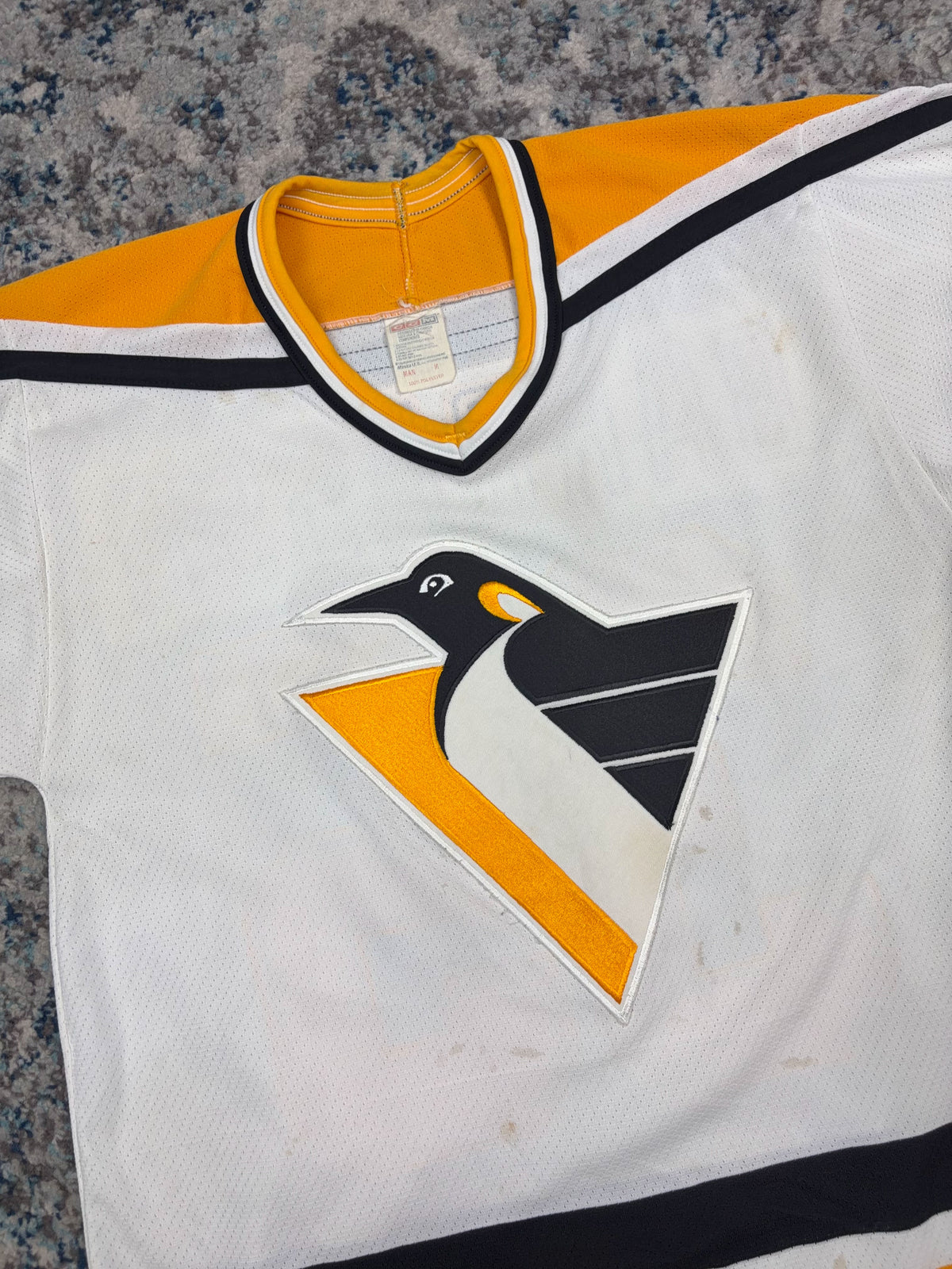 Vintage 90s Tom Barrasso #35 Pittsburgh Penguins NHL CCM Maska Jersey Size Medium