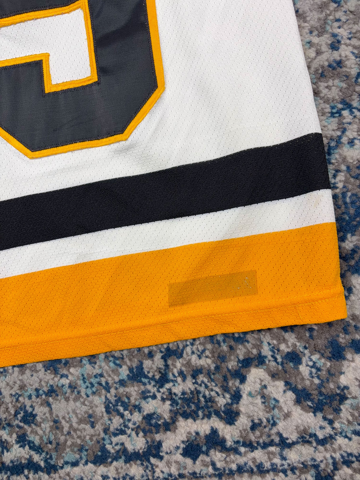 Vintage 90s Tom Barrasso #35 Pittsburgh Penguins NHL CCM Maska Jersey Size Medium