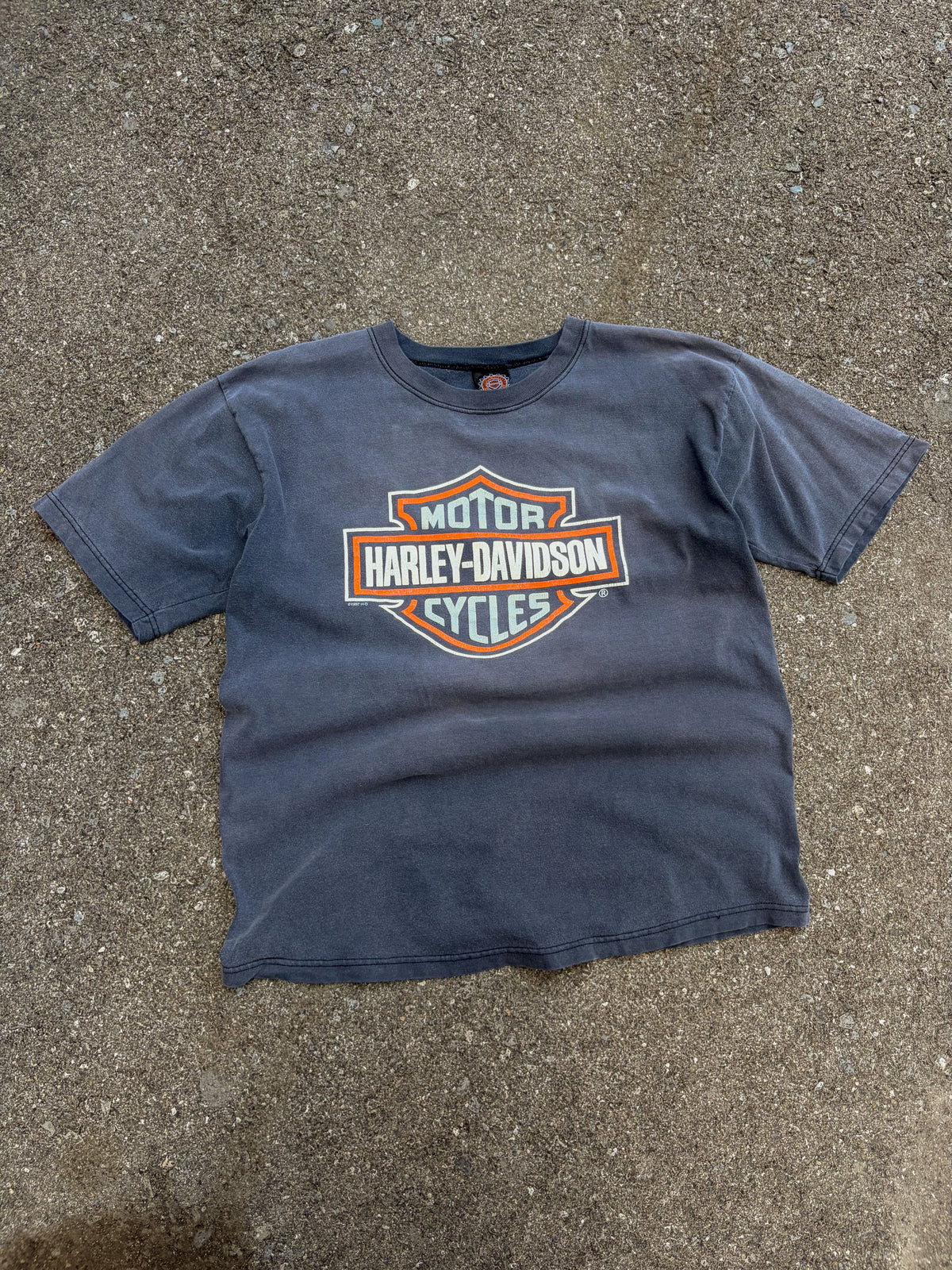 Vintage 1997 Harley Davidson Classic Logo Graphic T-Shirt Size Large