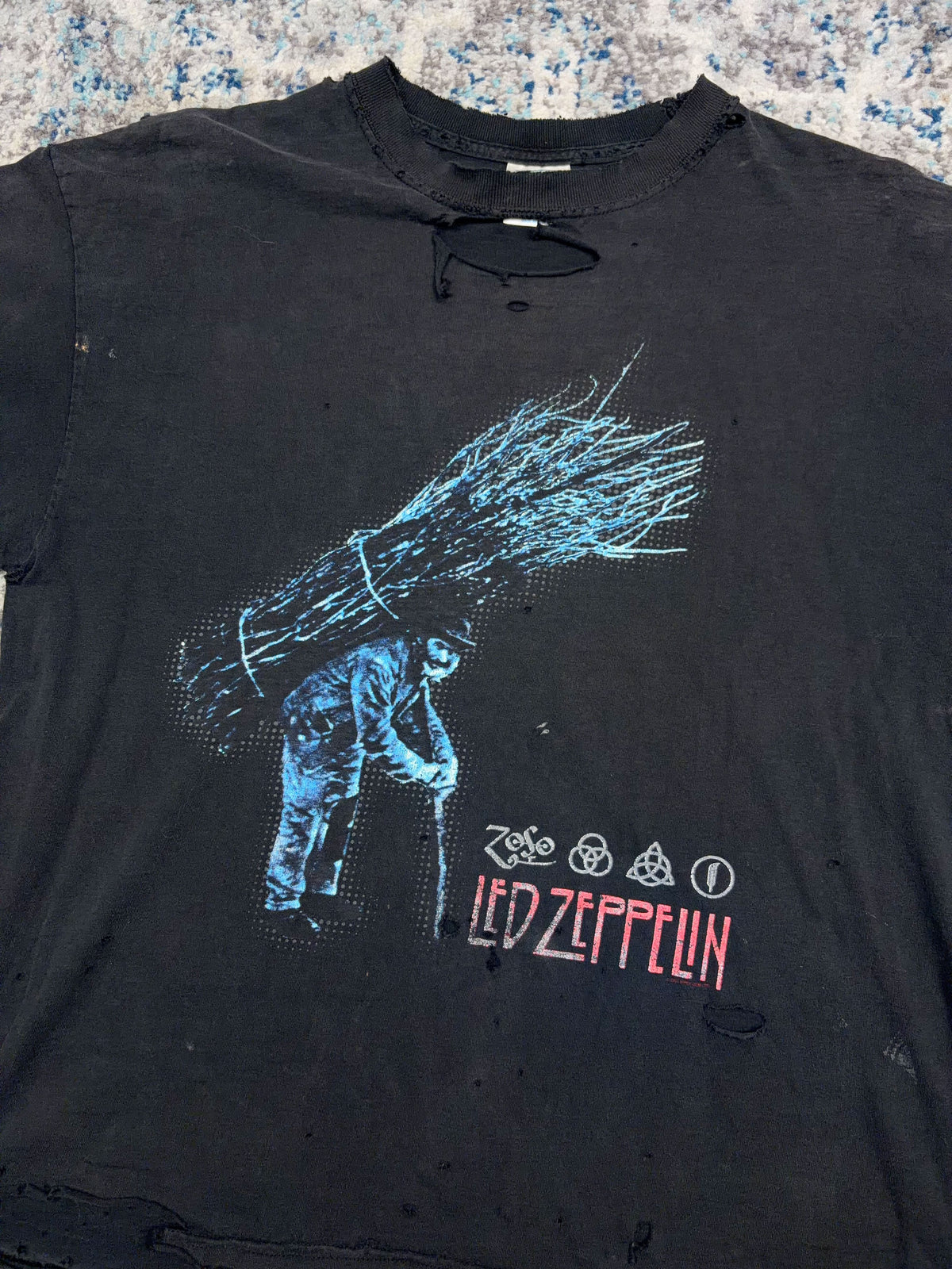 Vintage 2001 Led Zeppelin IV Rock Music Graphic Thrashed T-Shirt Size XL